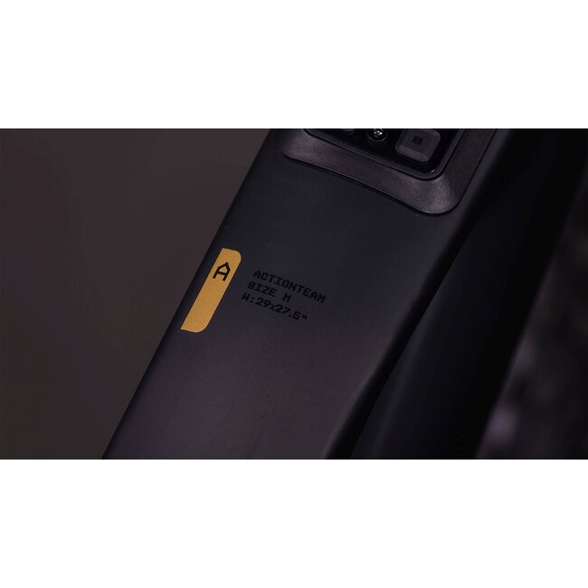 Cube  Ams Hybrid One77 C62 At 600x Carbon/gold MTB 29 inch Zwart 12V