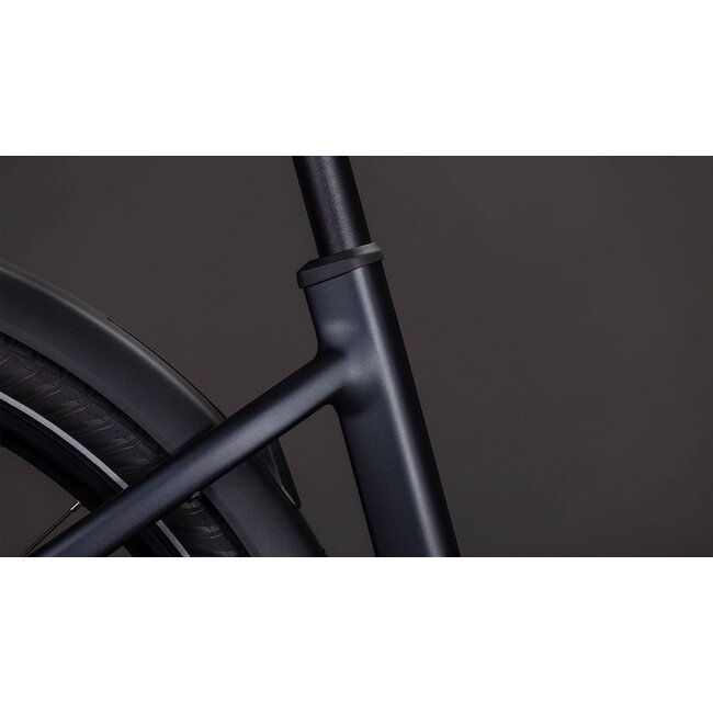 Cube  Touring Hybrid One 600 Coal/chrome uni Zwart 9V