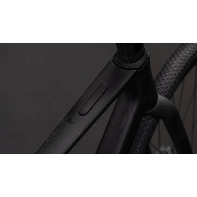 Cube  Nuroad C62 One Blackline uni Zwart 12V