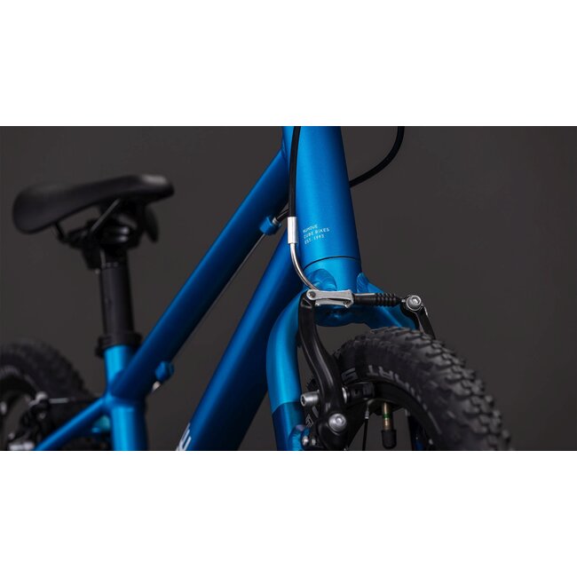 Cube  Numove 160 Topasblue/nebula uni 16 inch Blauw 1V