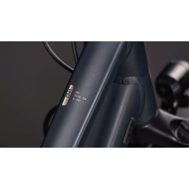 Cube  Touring One Night/chrome uni Zwart 8V