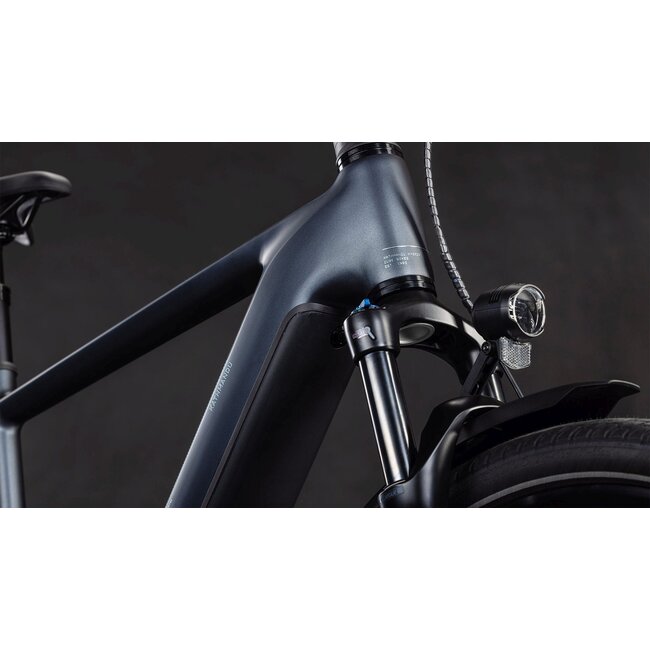 Cube  Kathmandu Hybrid One 800