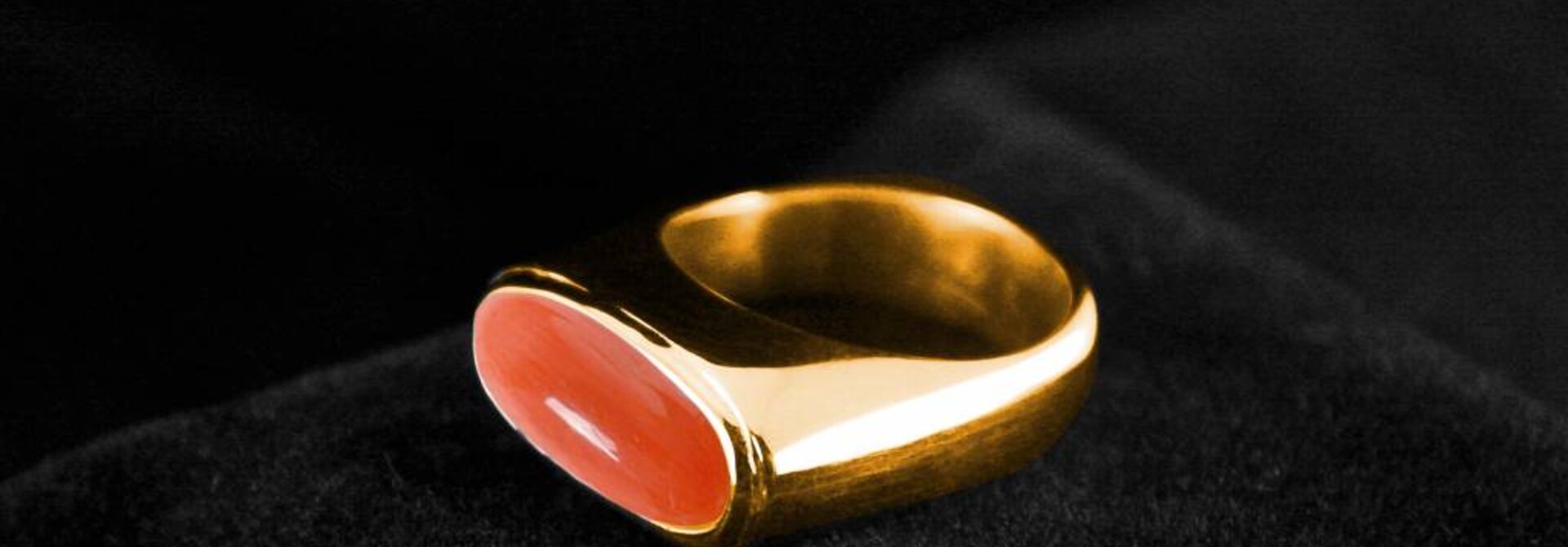 (As)ring GEM, goud met Bloedkoraal