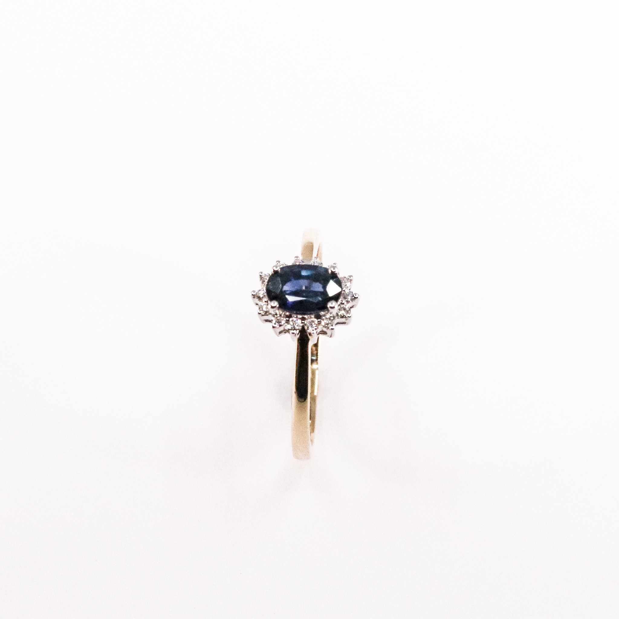 Twisted Soeverein tweede Ring ENTOURAGE, goud met saffier en diamanten - Margriet Jewels