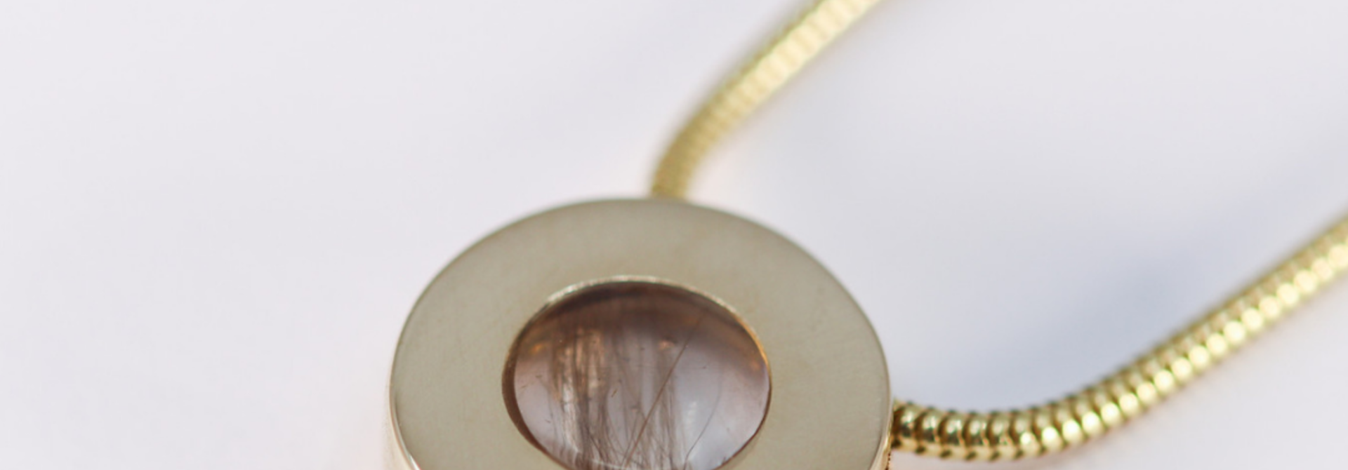 (Ashes)pendant KRACHT, gold