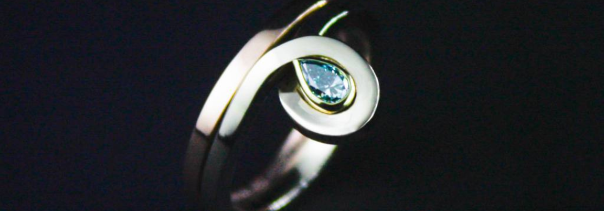Ring SKY, twee kleuren goud met diamant