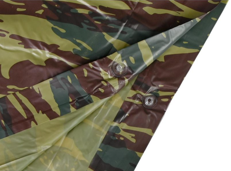 Poncho's camouflage, zwart, of blauw wegwerp