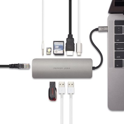 PEPPER JOBS TCH-6 ist ein USB-C 3.1 zu USB 3.0-Hub mit Gigabit Ethernet, USB-C-Ladeanschluss, SD- & TF-Kartenleser, HDMI-Ausgang und USB Audio.