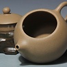 Yixing Qingduanni Xishi tea pot (180 cc, globe screen) Yixing Qingduanni Xishi tea pot (180 cc, globe screen)