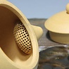 Yixing Duanni Xishi tea pot (195 cc, globe screen) Yixing Duanni Xishi tea pot (195 cc, globe screen)
