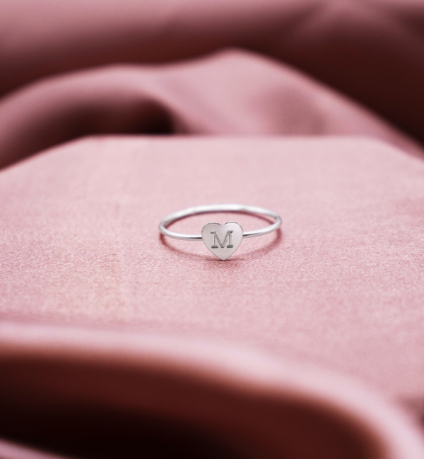 KAYA sieraden Damesring 'Sweetheart' met Letter-  Zilver 