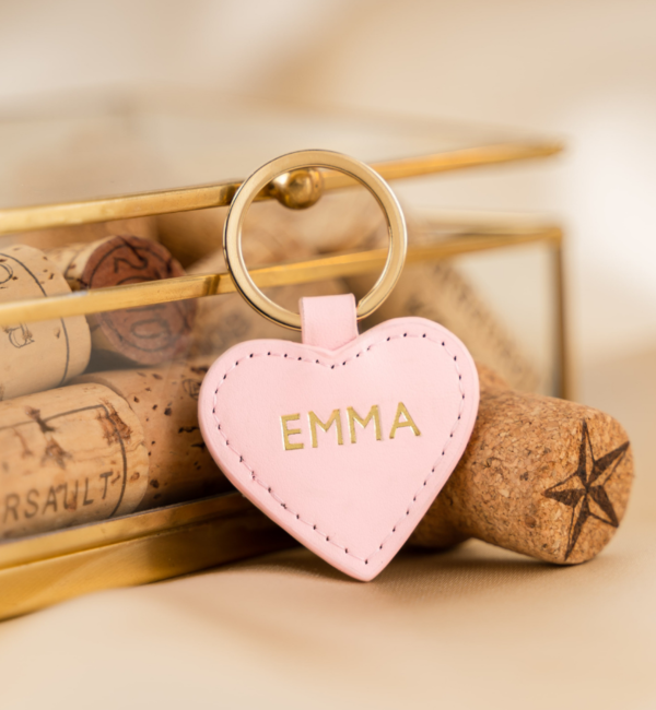 KAYA sieraden Leather Keychain 'Heart' with Gold-Colored Engraving