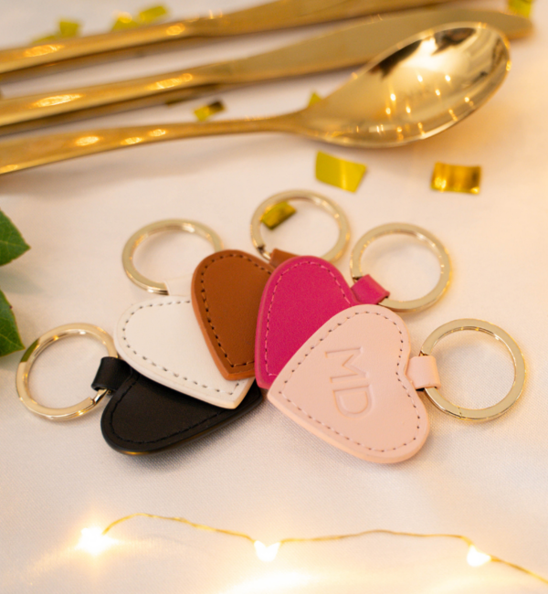 KAYA sieraden Leather Keychain 'Heart' with Nude Engraving