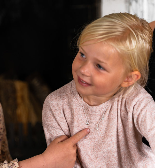 KAYA sieraden Bedelketting met 3 bedeltjes