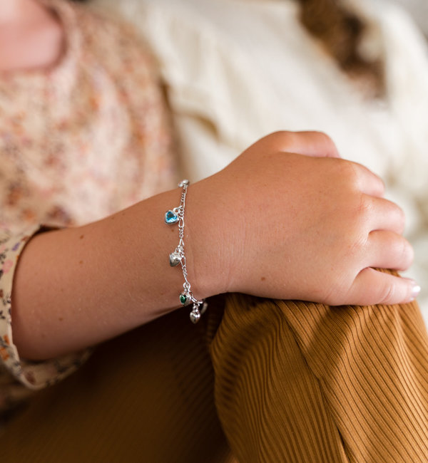 KAYA sieraden Silver Charm Bracelet with 7 Colored Hearts | Sterling Silver