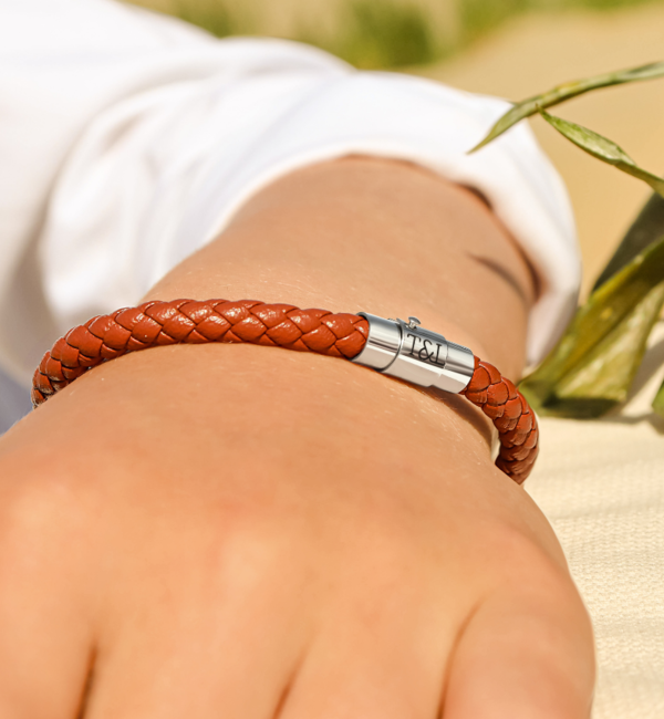 KAYA sieraden Leather Bracelet with Initials | Brown