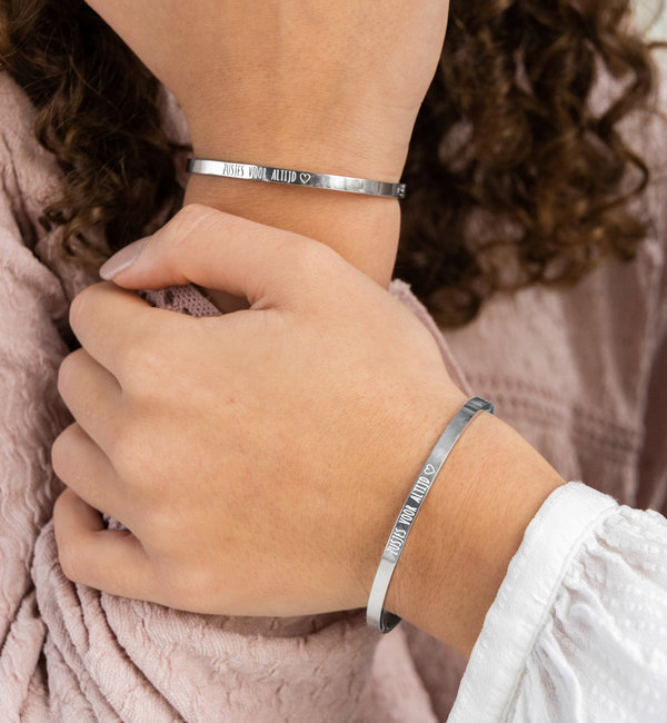 KAYA sieraden Slavenarmband met tekst 'Zusjes voor altijd'