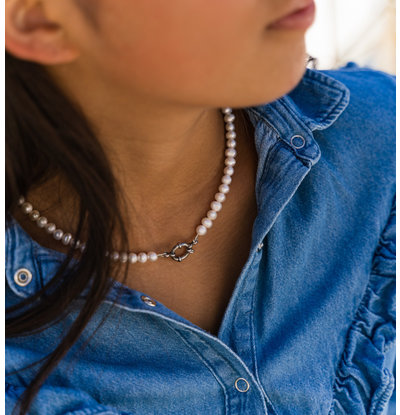 KAYA sieraden Pearl Necklace with Large Lock | Stainless Steel