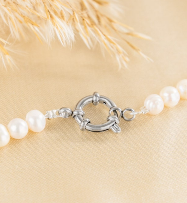 KAYA sieraden Pearl Necklace with Large Clasp | Stainless Steel
