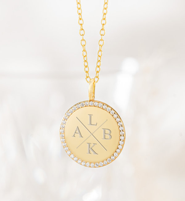 KAYA sieraden Pavé Necklace with Letters I Zirconia Crystals