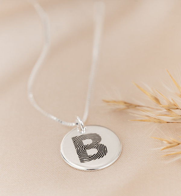 Gegraveerde sieraden Fingerprint Necklace 'Letter'