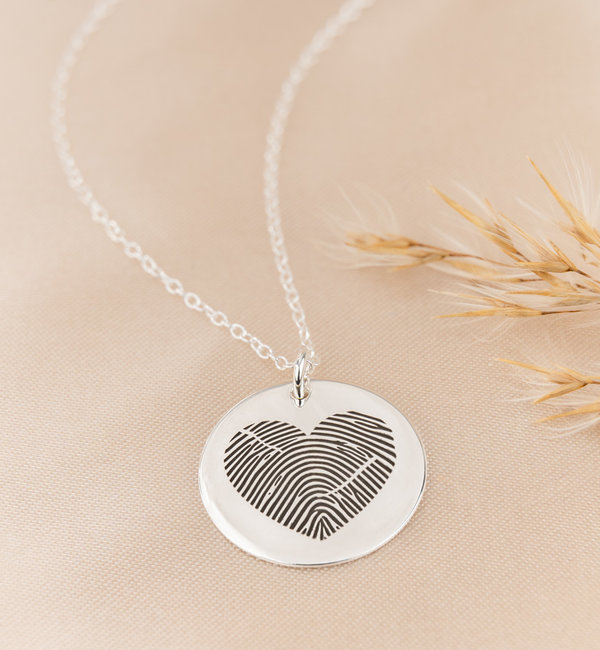 Gegraveerde sieraden Fingerprint Necklace 'Heart'