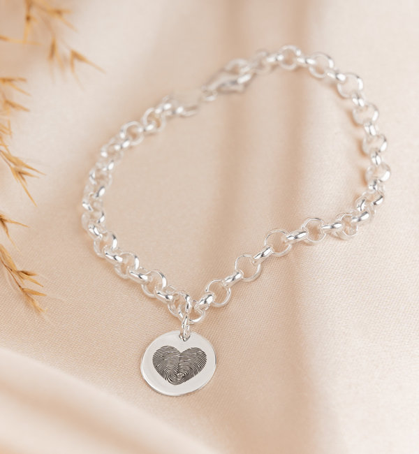 Gegraveerde sieraden Fingerprint Charm Bracelet 'Heart'