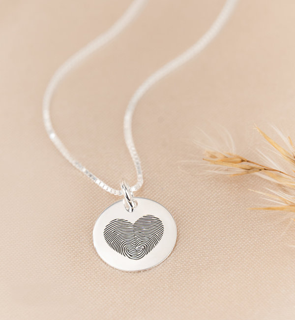 Gegraveerde sieraden Fingerprint Necklace 'Heart'