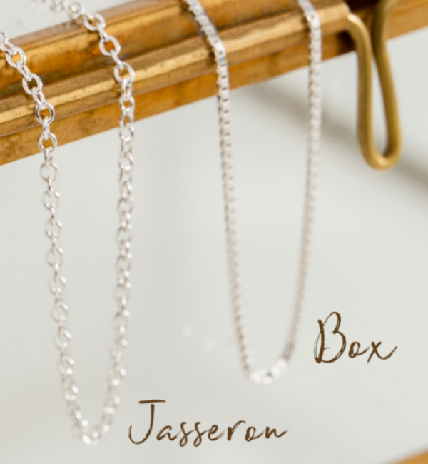KAYA sieraden Pavé Necklace with Letters I Zirconia Crystals