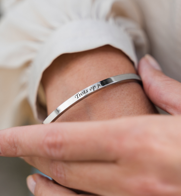 KAYA sieraden Geslaagd Bangle 'Classic' met Gravure