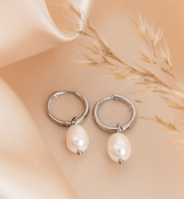 KAYA sieraden Creoles White Pearls 'Nova PÃ©rola' | Stainless Steel