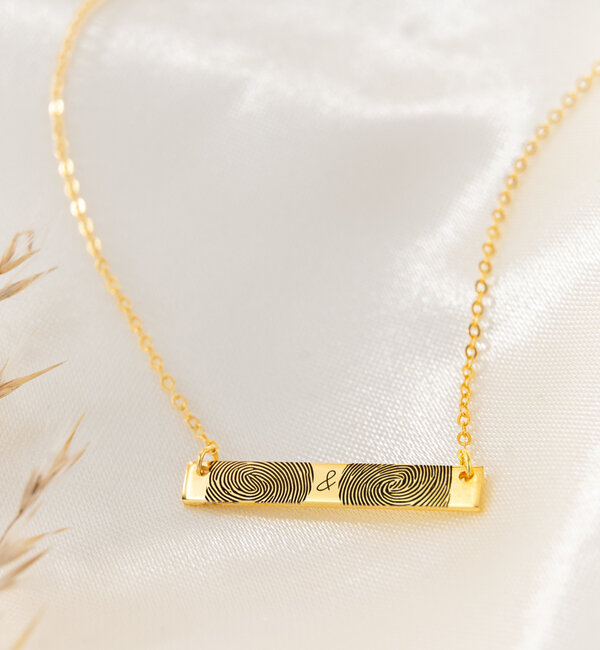 Gegraveerde sieraden Horizontal bar necklace with fingerprints