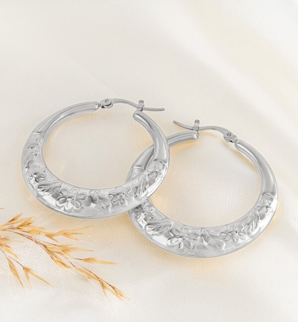 KAYA sieraden Statement hoop earrings ‘Little Flowers’ 40 mm | Stainless Steel
