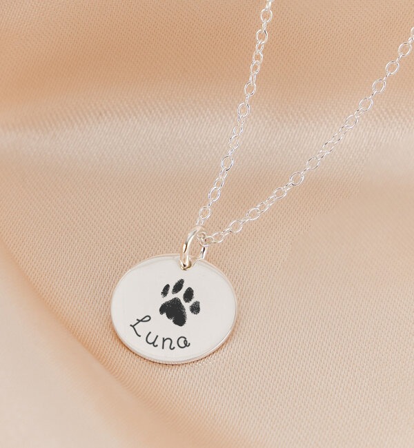 Gegraveerde sieraden Necklace with Paw Print and Name | Black