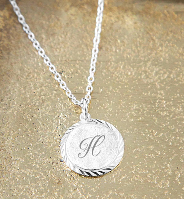 KAYA sieraden Necklace with Initial 'Vintage Disc'