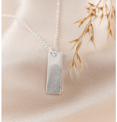 Gegraveerde sieraden Small Bar Necklace Fingerprint