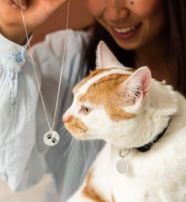 Gegraveerde sieraden Necklace with 2 Paw Prints | Black