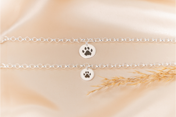 Armband zilver pootafdruk hond of kat gravure