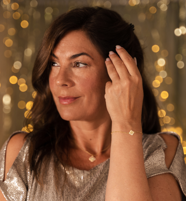 KAYA sieraden Christmas Bracelet 'Pavé Clover' with Letter I Zirconia Crystals