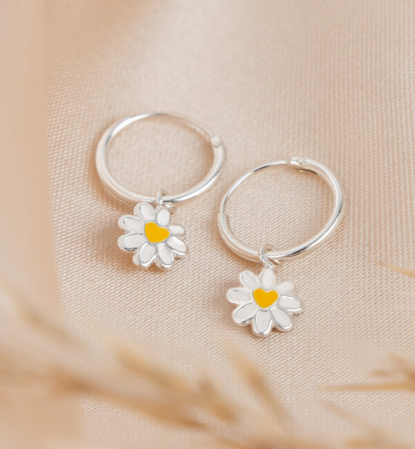 KAYA sieraden Silver children’s earrings ‘Daisies’ with Heart
