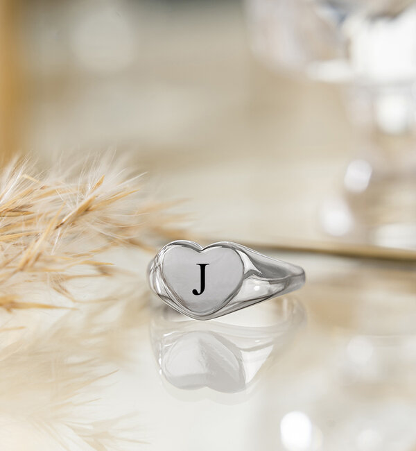 KAYA sieraden Stainless Steel Signet Ring 'Chunky Heart' with Letter