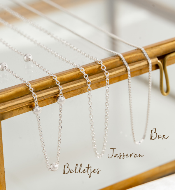 KAYA sieraden Ketting met Initiaal 'Mini Flat Bar'