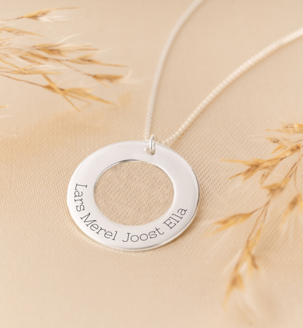 KAYA sieraden Gepersonaliseerde Ketting 'Family Circle' met Gravure