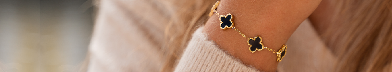 bracelet with clover