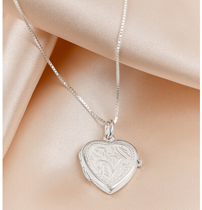 Gegraveerde sieraden Ketting met Foto er in 'Vintage Heart'