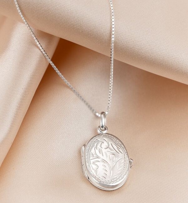 Gegraveerde sieraden Necklace with Photo 'Vintage' Oval Medallion