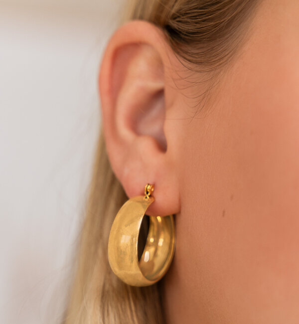 KAYA sieraden Statement hoop earrings ‘Miss Independent’ | Stainless Steel