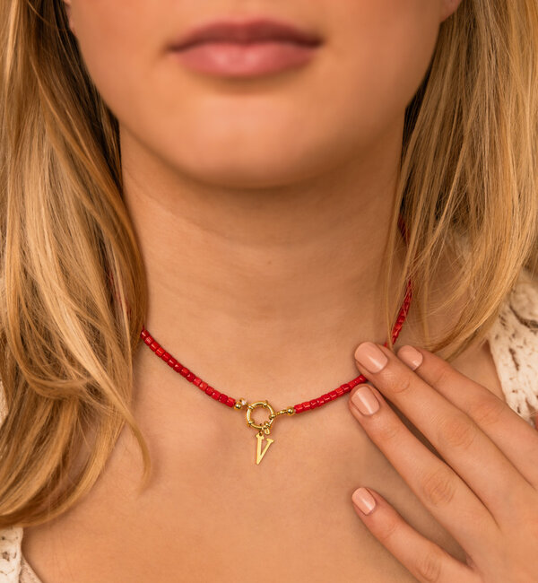 KAYA sieraden Red Necklace Coral with Letter 'Nova Pérola' | Stainless steel
