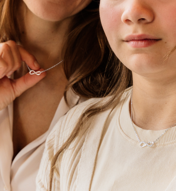 KAYA sieraden Silver Necklace 'Infinity Crystal'