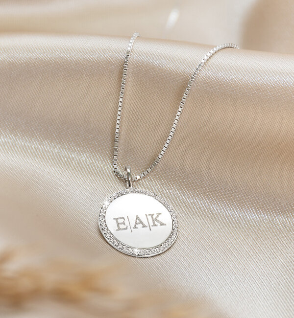 KAYA sieraden Pavé Necklace with Letters I Zirconia Crystals